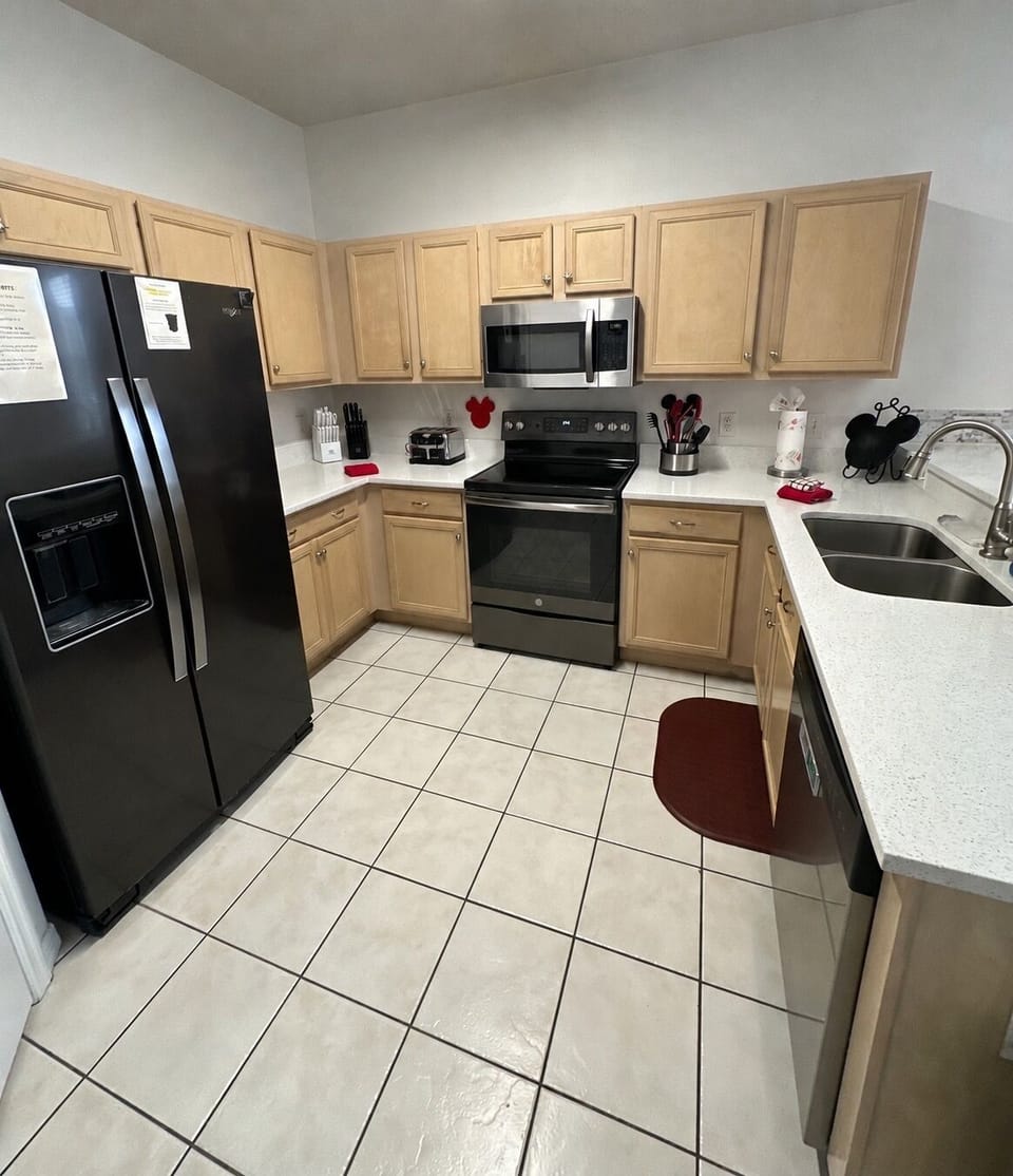 Fully stocked kitchen 