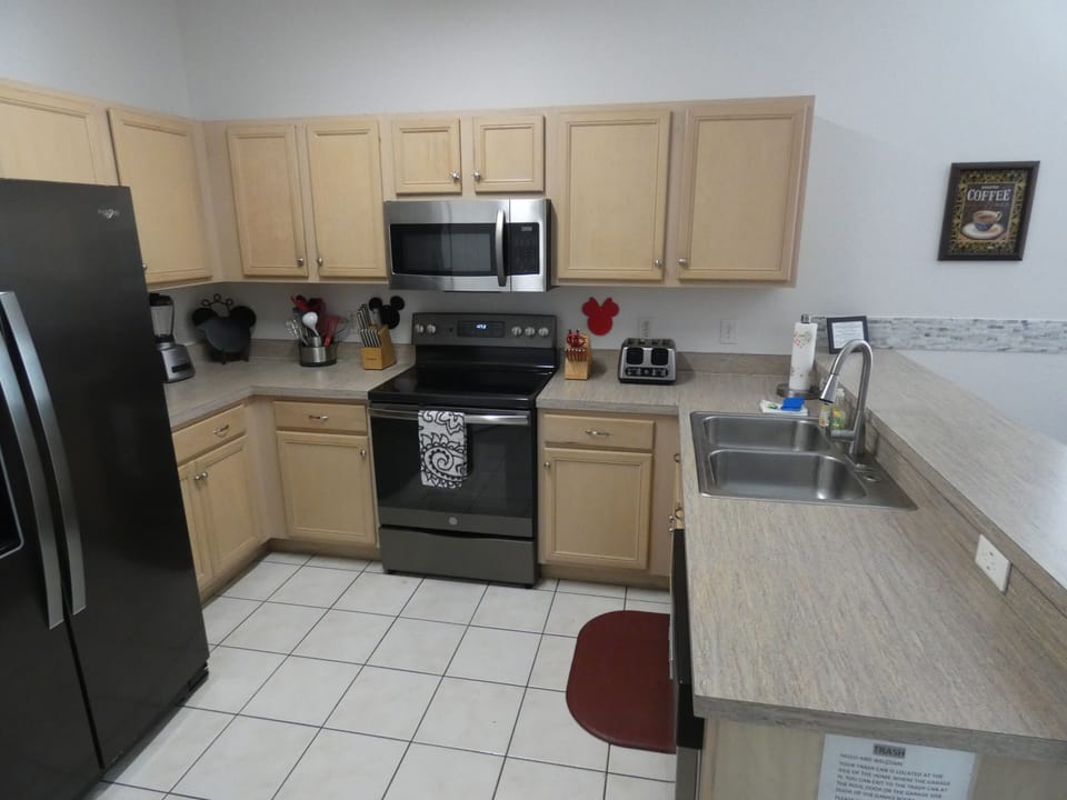 Fully stocked kitchen 