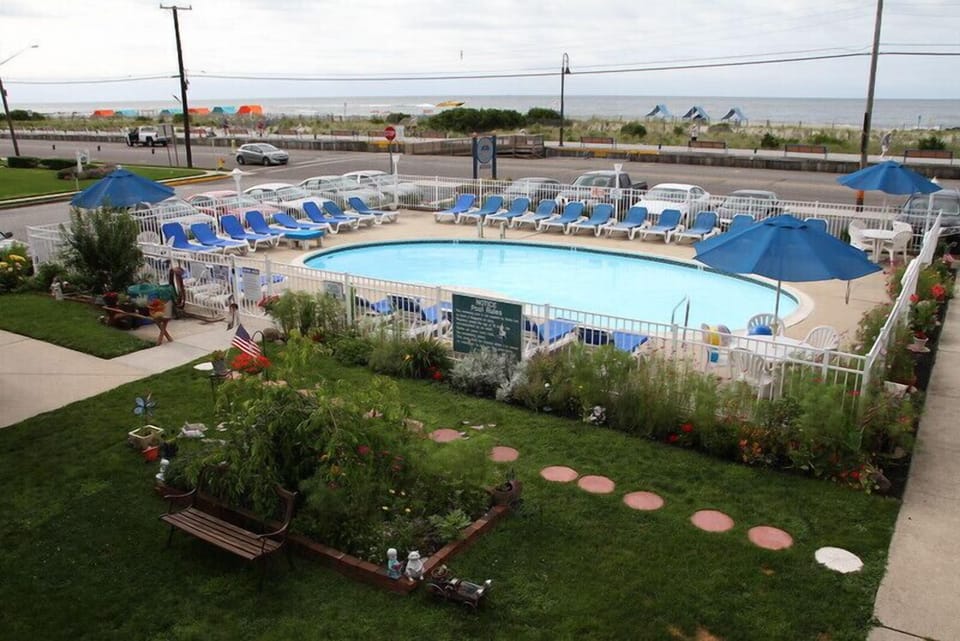 Pool overlooking beach and Ocean