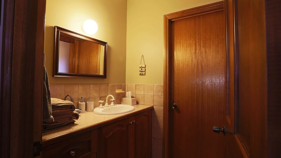 Main bathroom. Shower, bath and separate WC.