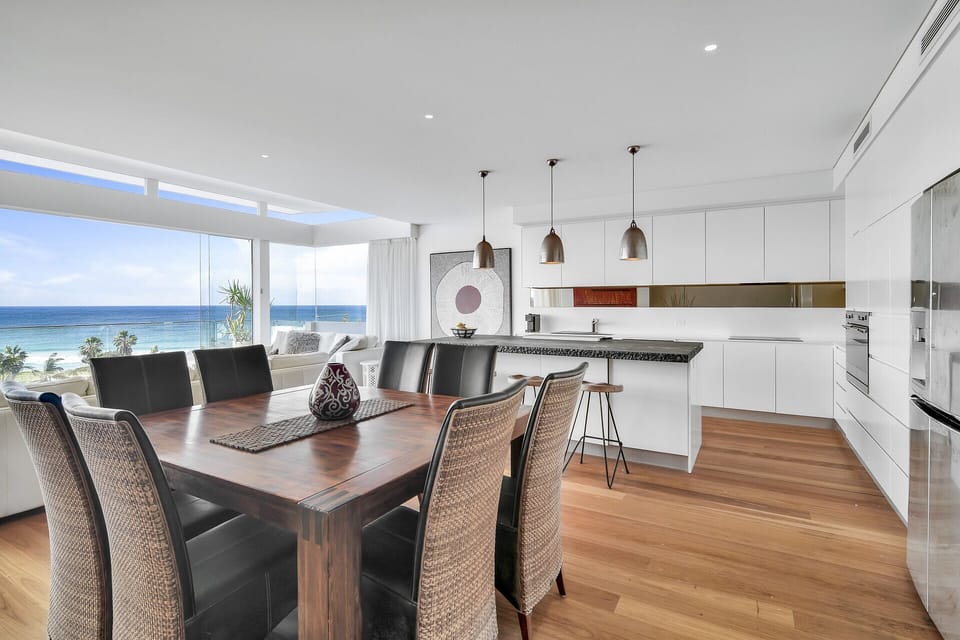 Kitchen & Dining area