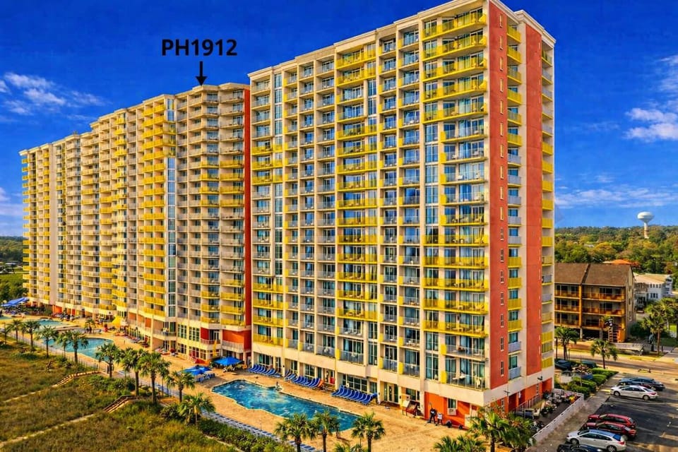 View of the largest pool deck in North Mrytle Beach best resort!