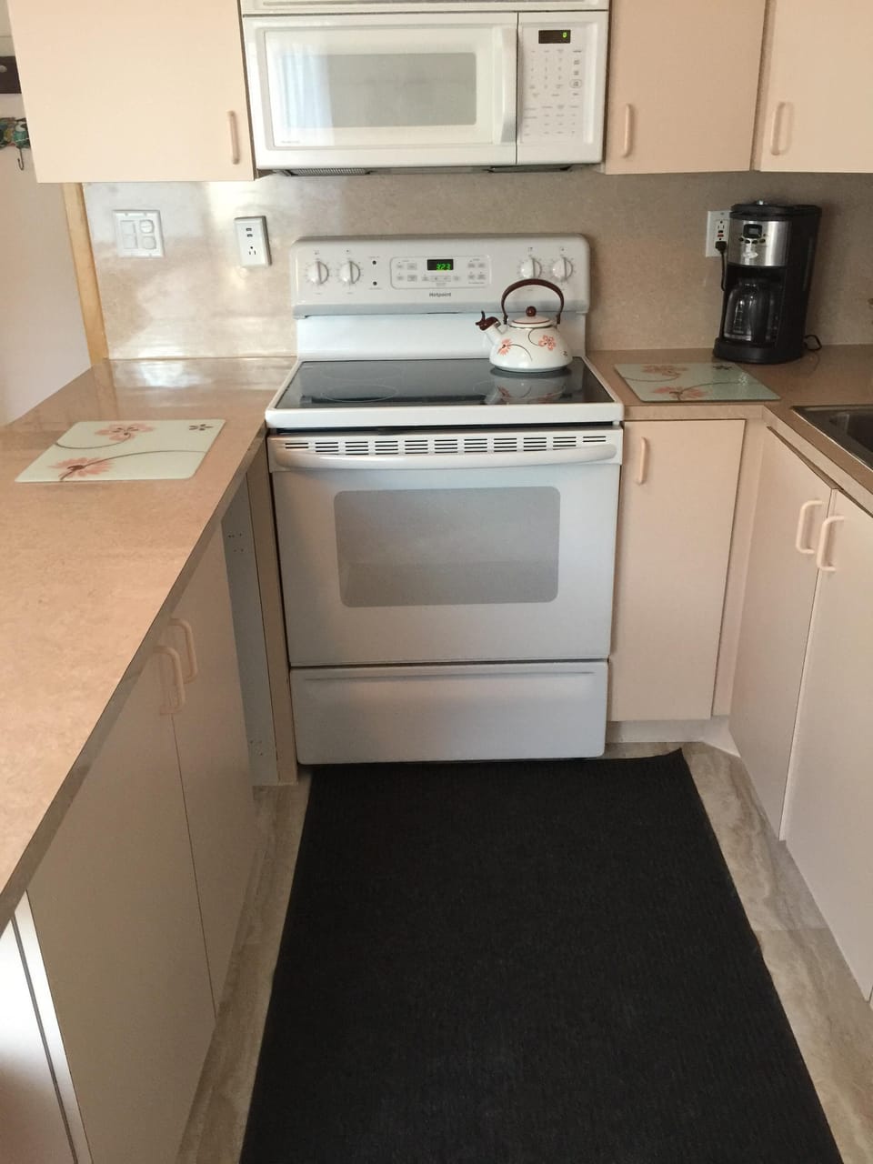2016 Ceramic Top Stove