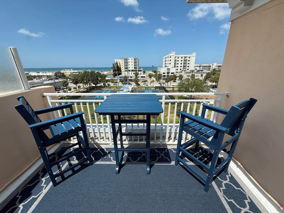 Amazing rooftop views of the Gulf and Bay!