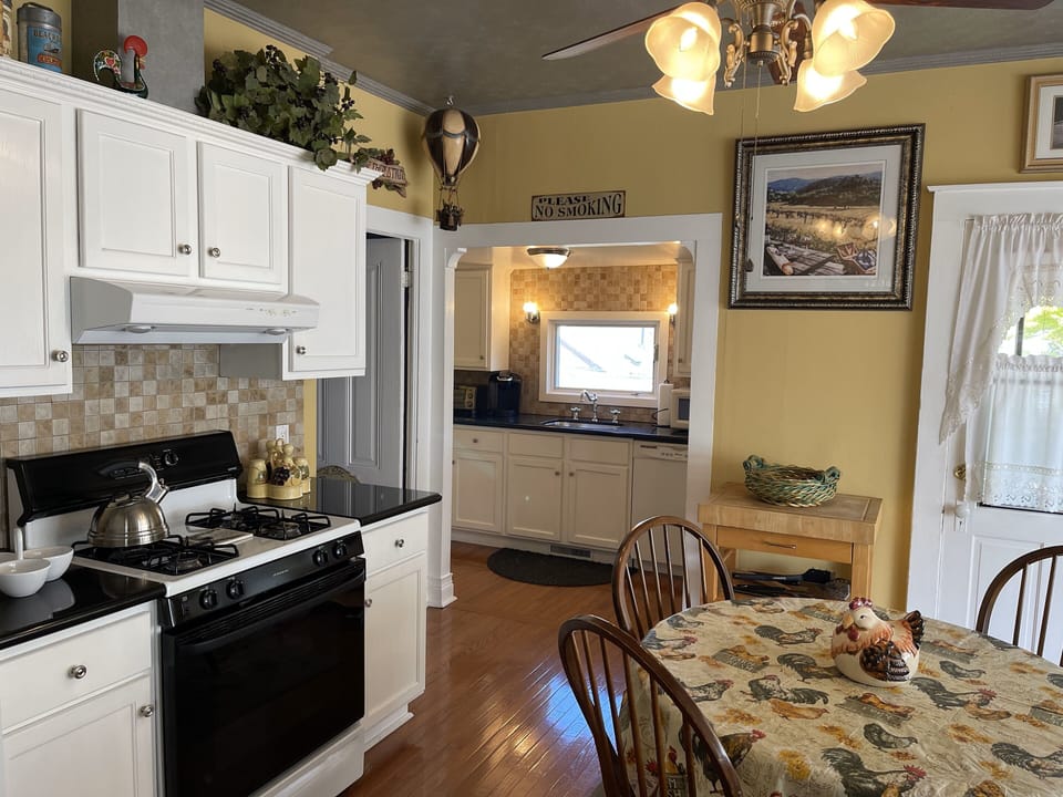 Fully equipped kitchen with all of the 
epicurean essentials for any meal 