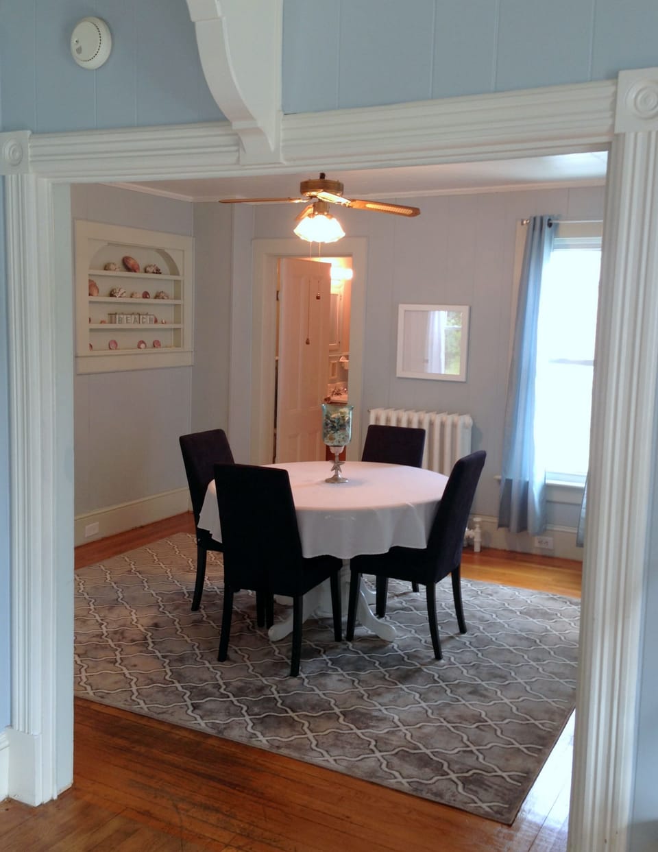 Dinning Room Picture 2