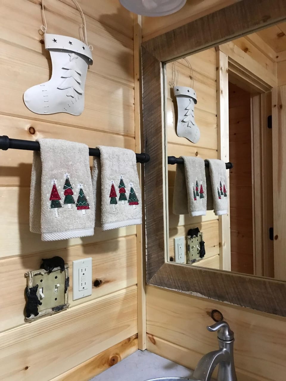 Guest Bath w/authentic local Barn-wood cabinets, concrete counter & tub/shower. 