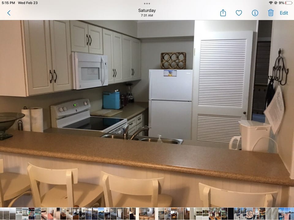 Updated kitchen & four high stools