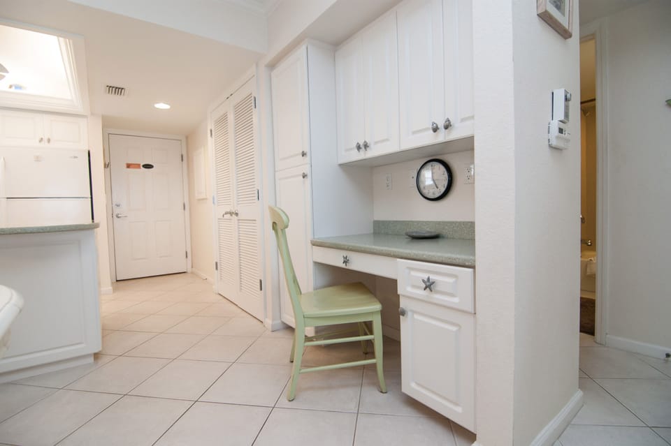 Entry hall and desk area