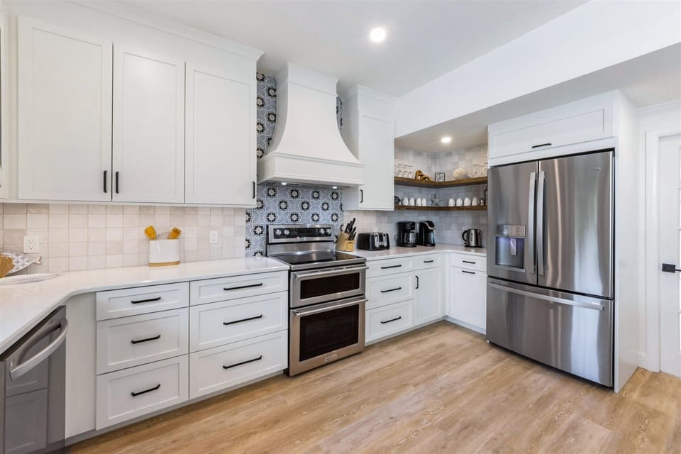 Dual Oven with 2 Full Size Refrigerators -  Kitchen at Sirenia By The Sea