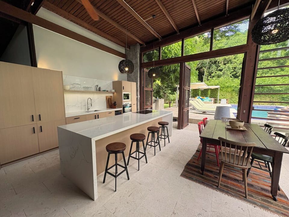 BRAND NEW KITCHEN