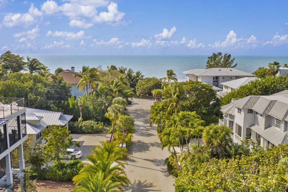 Wightman Lane, beach just 60 yards from Tropical Breeze