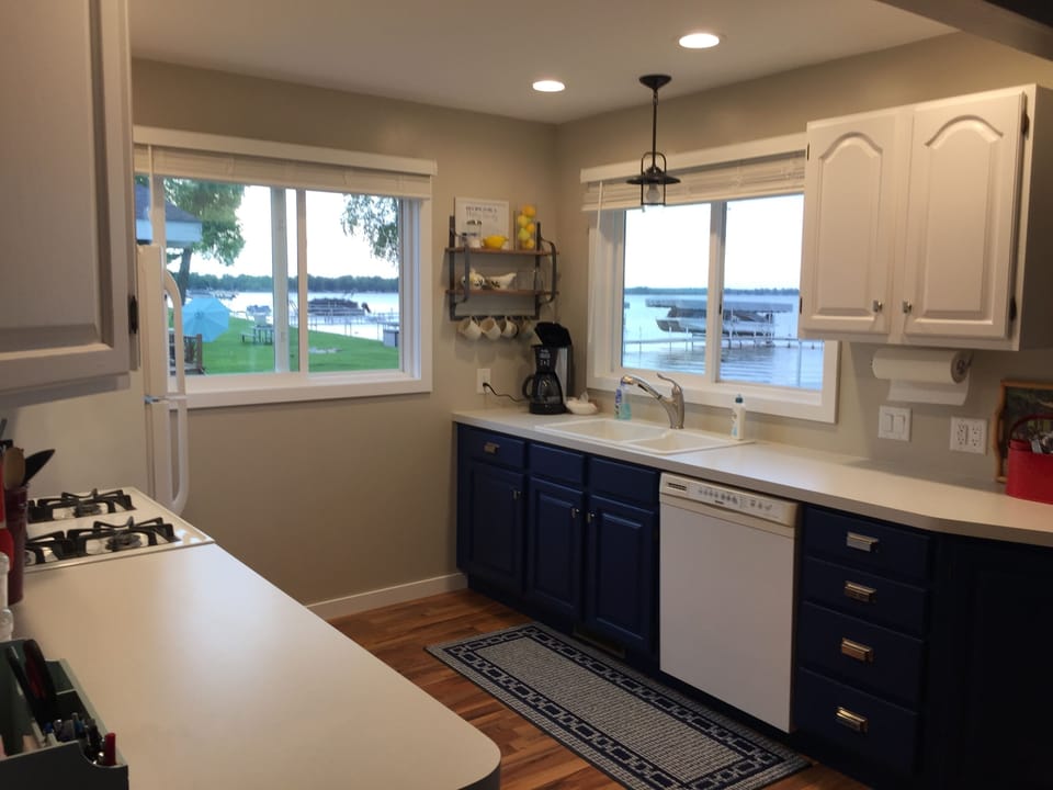 May 2019: Kitchen update complete!  Now with dishwasher & garbage disposal!