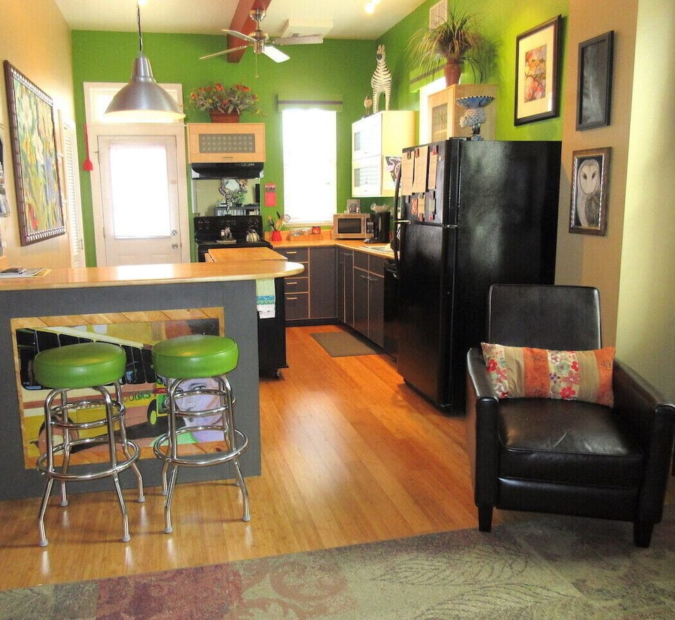 Kitchen - open area into LR
