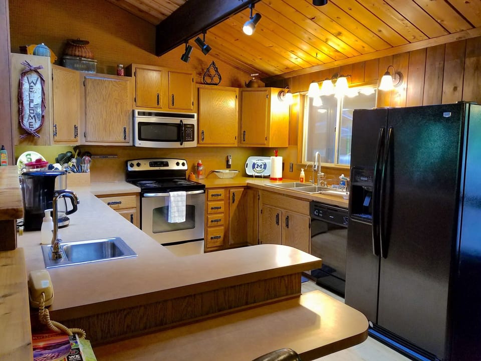 Kitchen has everything you need