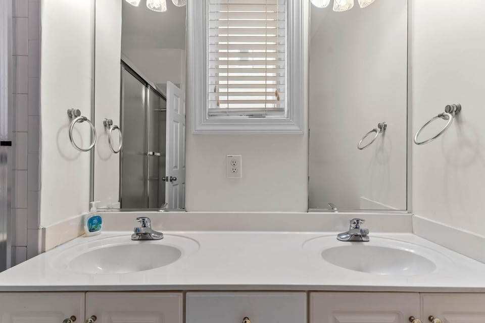 double sink in master bath