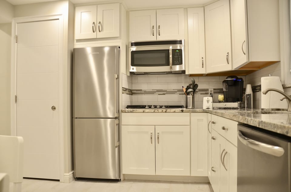 Kitchen - washer/dryer next to fridge