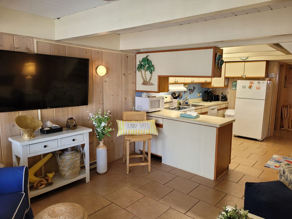 New furniture & amenities 