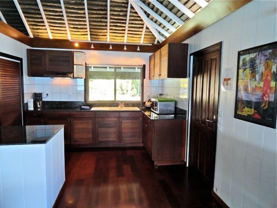 Marlon's beautiful kitchen! 