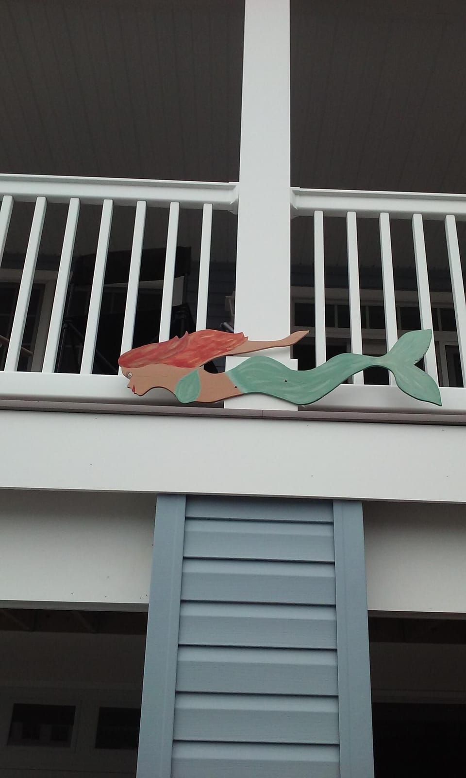 Our mermaid pointing the way to the beach.