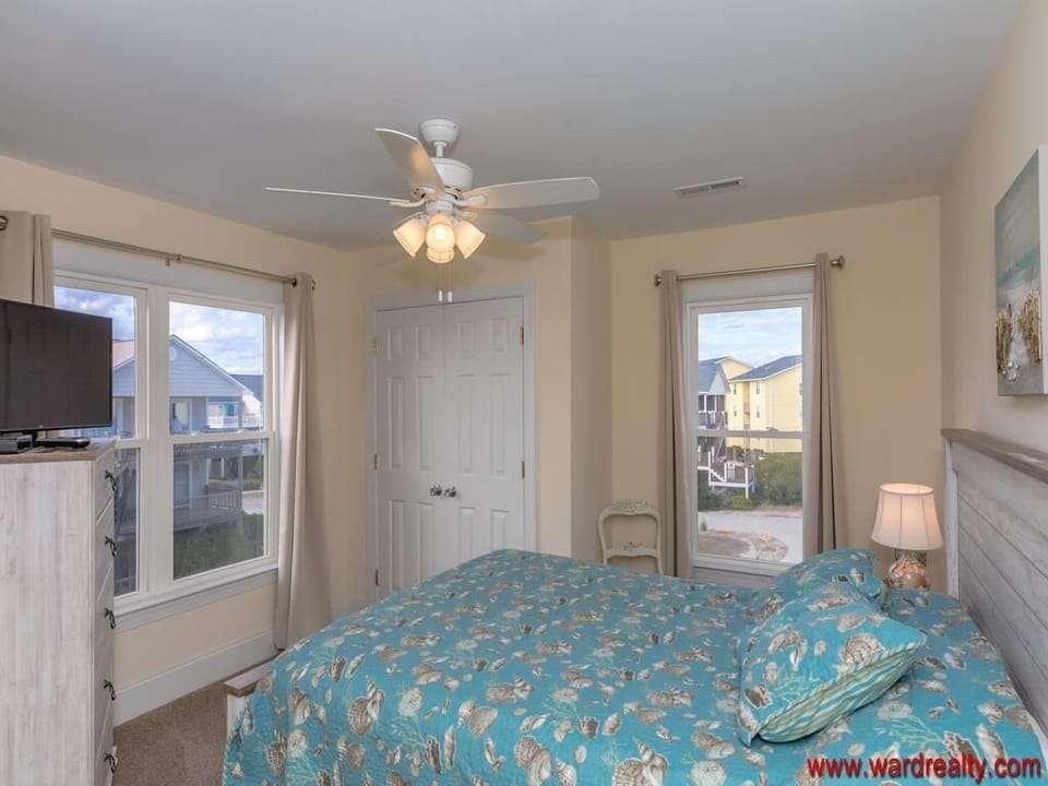 Top Floor Back Master Queen Bedroom III