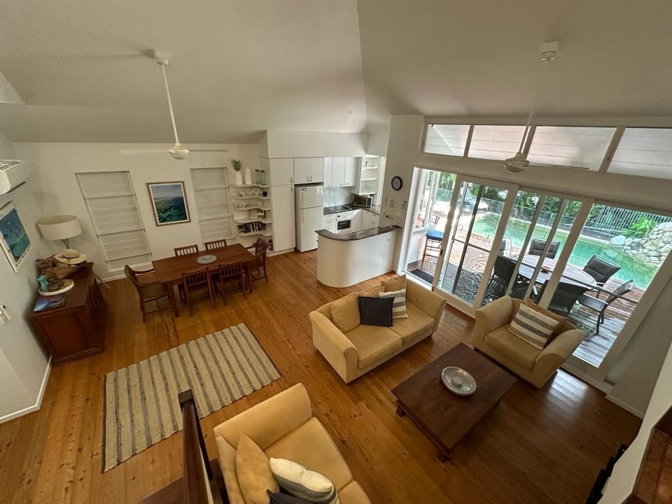 Kitchen/dining/living area