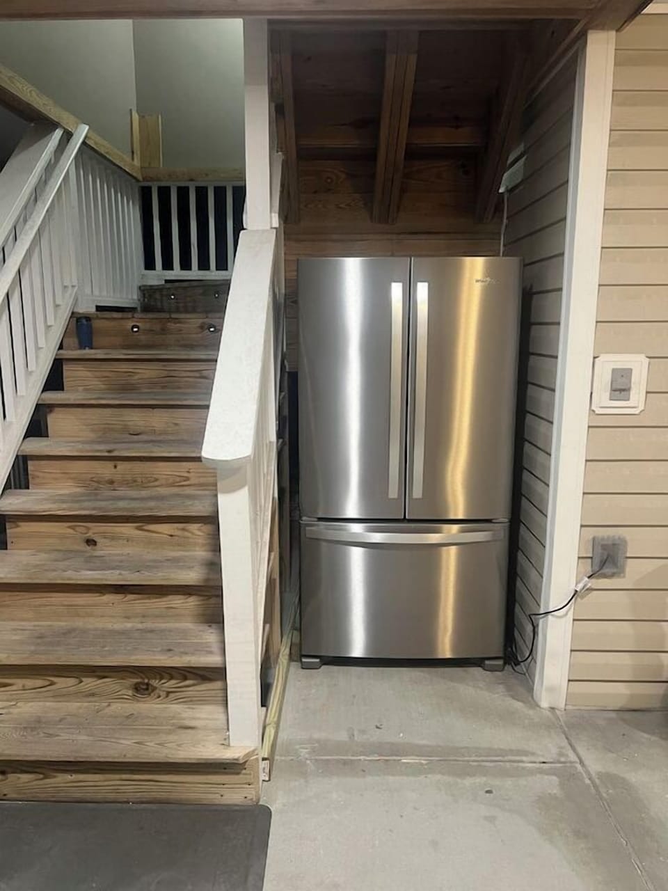 Keep groceries, drinks, & popsicles poolside in the outdoor full-size fridge.