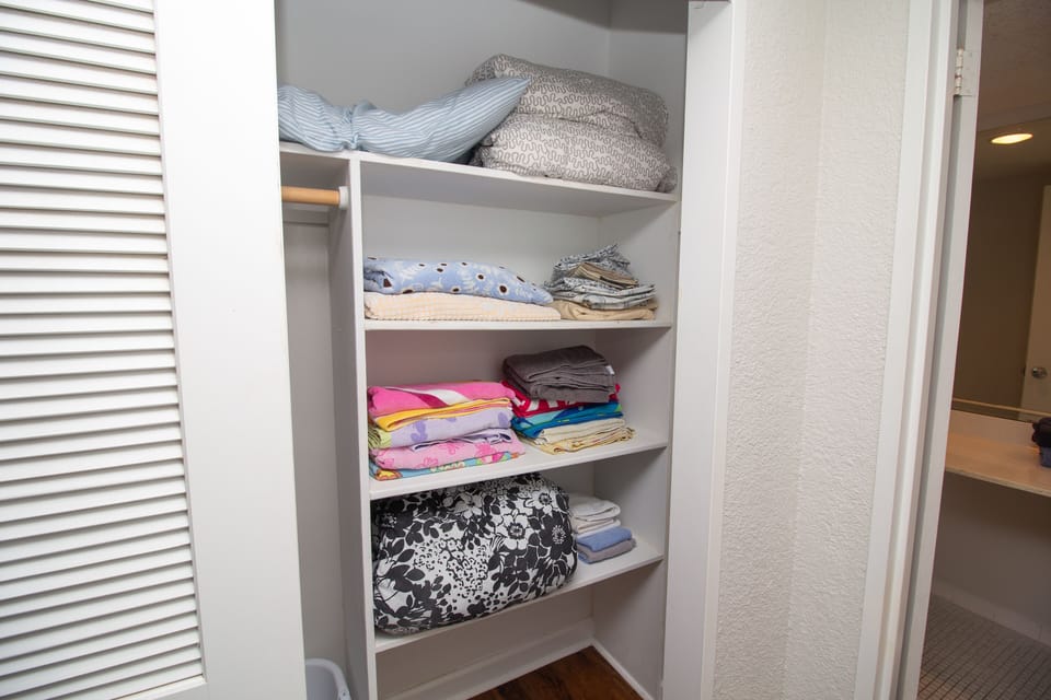 Extra bed sheets, towels, beach towels are available 