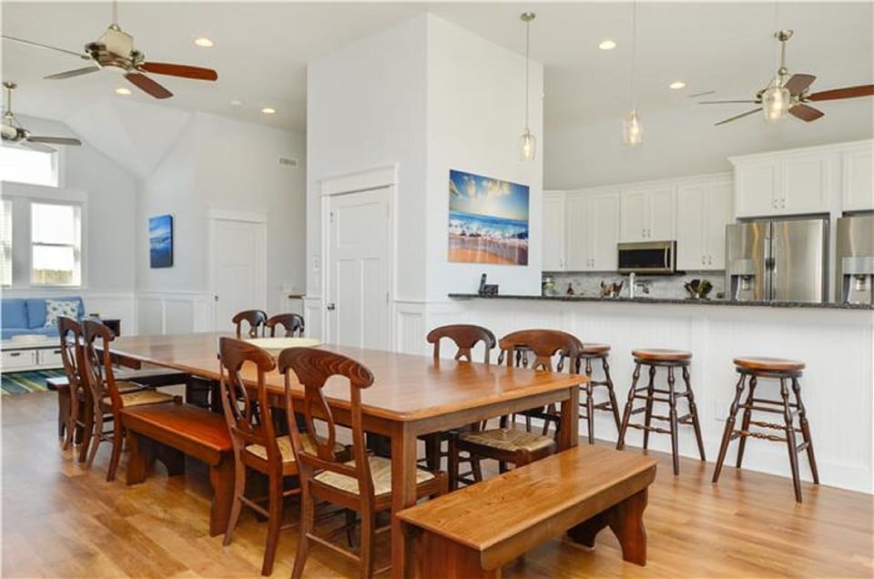 top floor kitchen and dining room