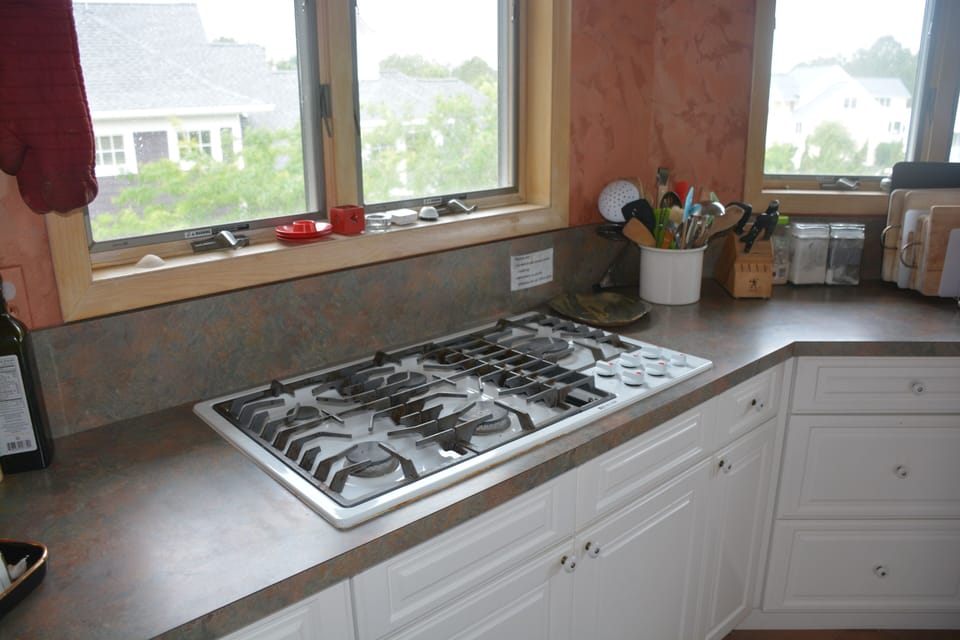 Kitchen - with 5 hob stove