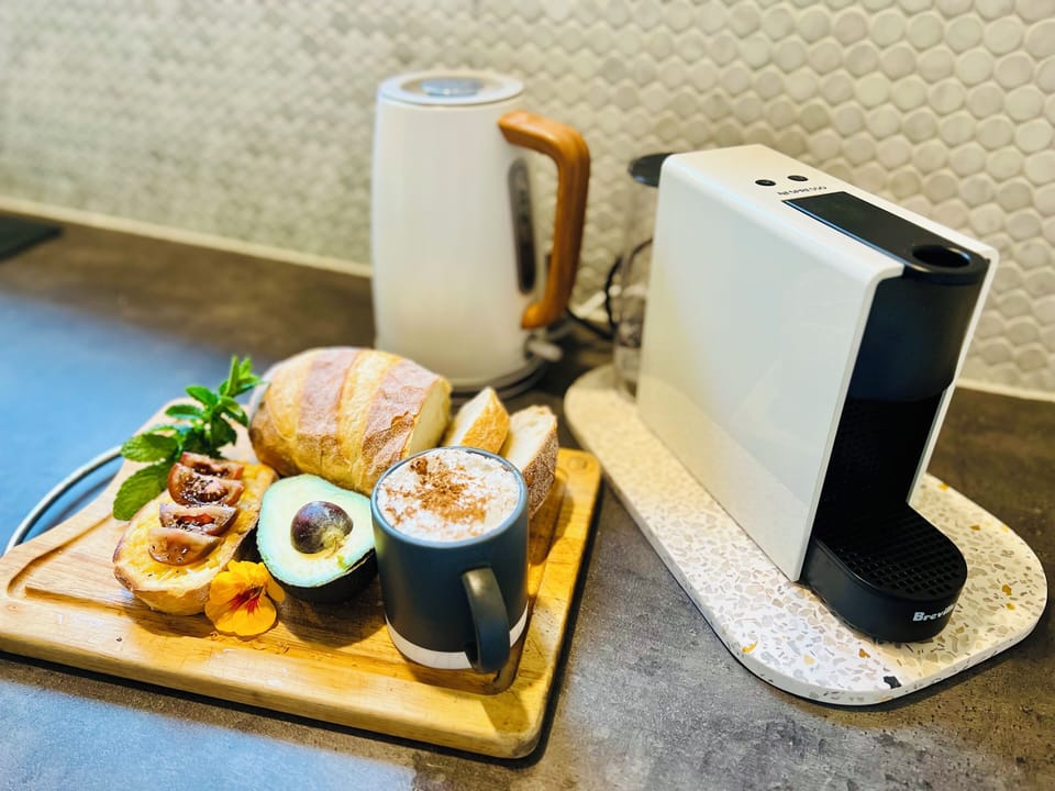 Coffee Hub - Breakfast is not provide