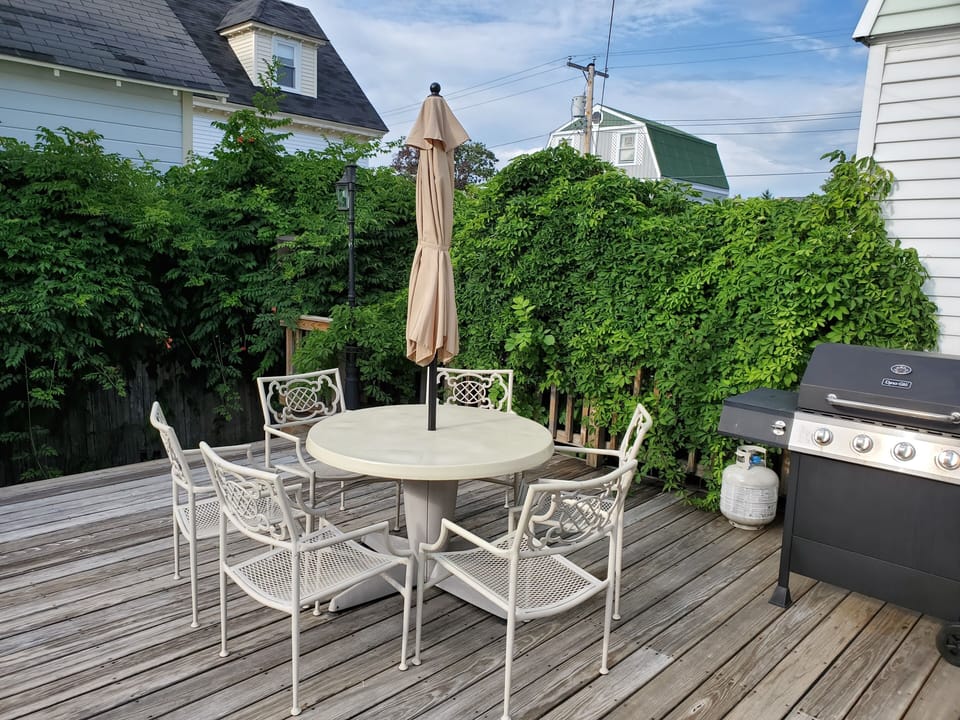 deck table chairs for 6 plus two folding chairs
