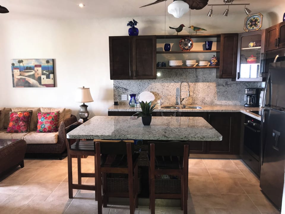 Well equipped kitchen for dining in.