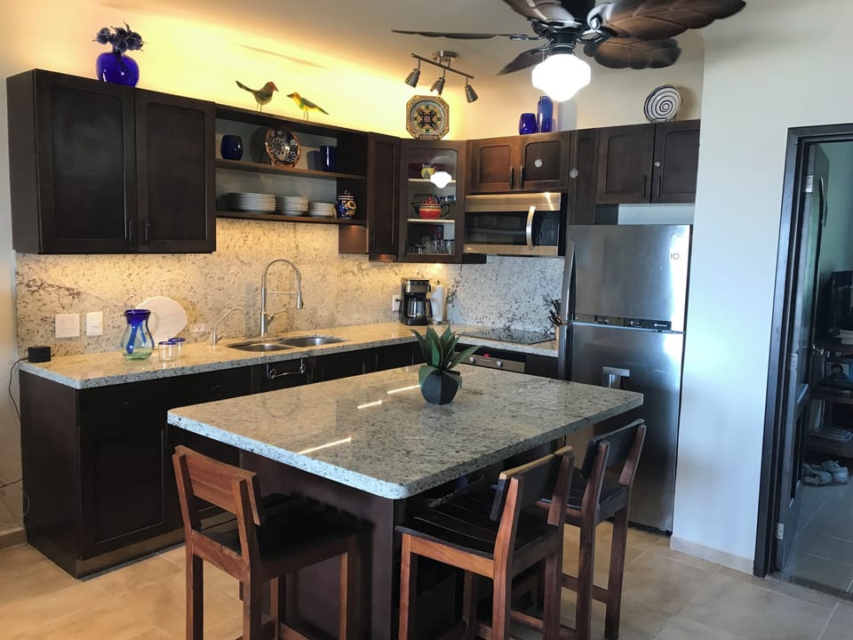 Kitchen with counter seating 