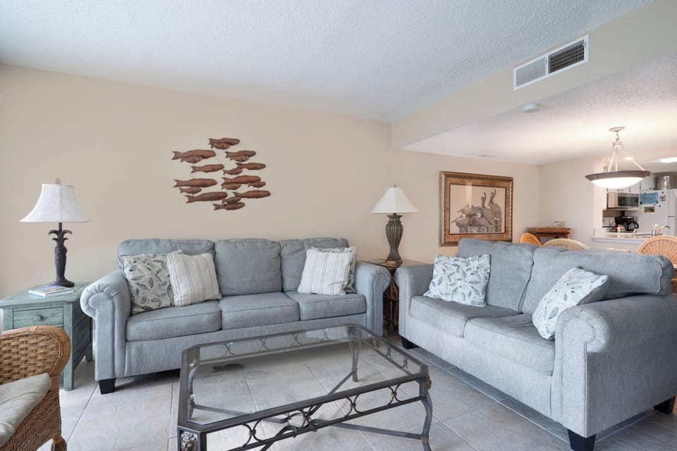 COMFY LIVING ROOM!