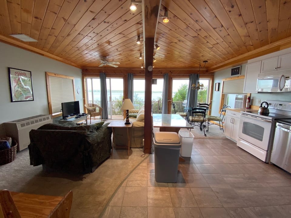 Cottage first floor