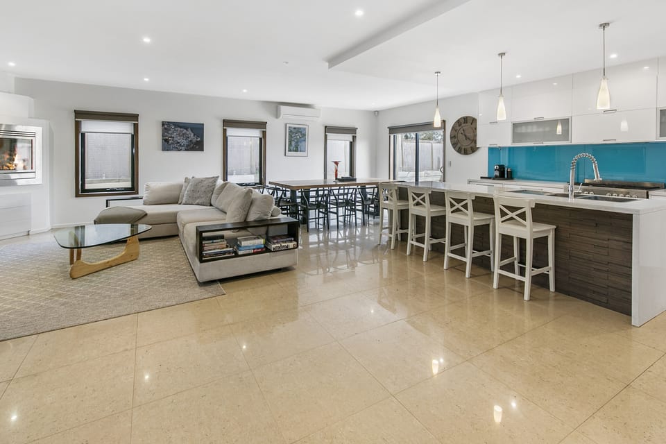 Lounge Room/Kitchen/Dining Area