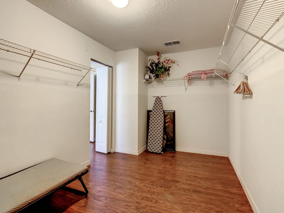 Master suite walk-in closet