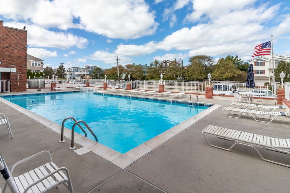 Heated pool with plenty of space to relax