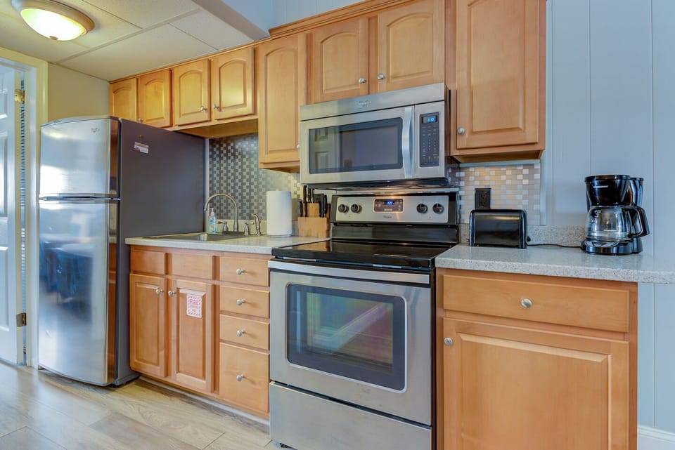 Efficient kitchen with full size appliances