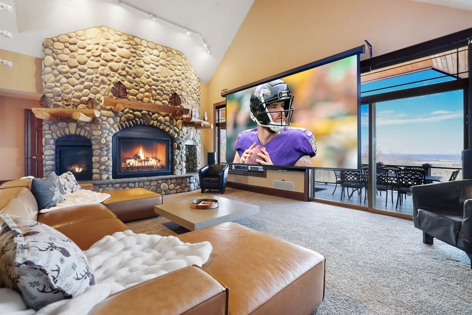 Great Room - 16' HD Theater, Surround Sound, Club Lights & Shadow Theater