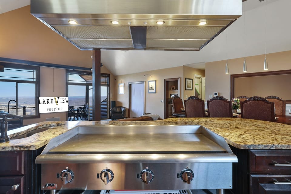 Cook, ENTERTAIN and Feed an army in minutes on the 4' wide commercial griddle.