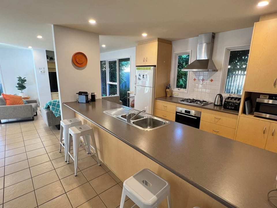 OPEN PLAN KITCHEN LIVING