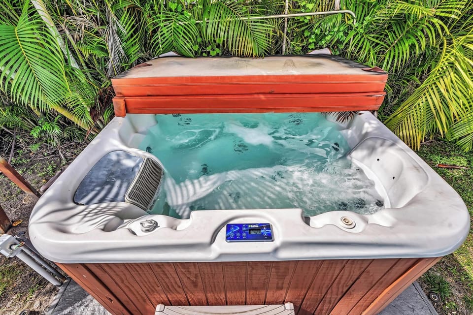 Outdoor spa tub