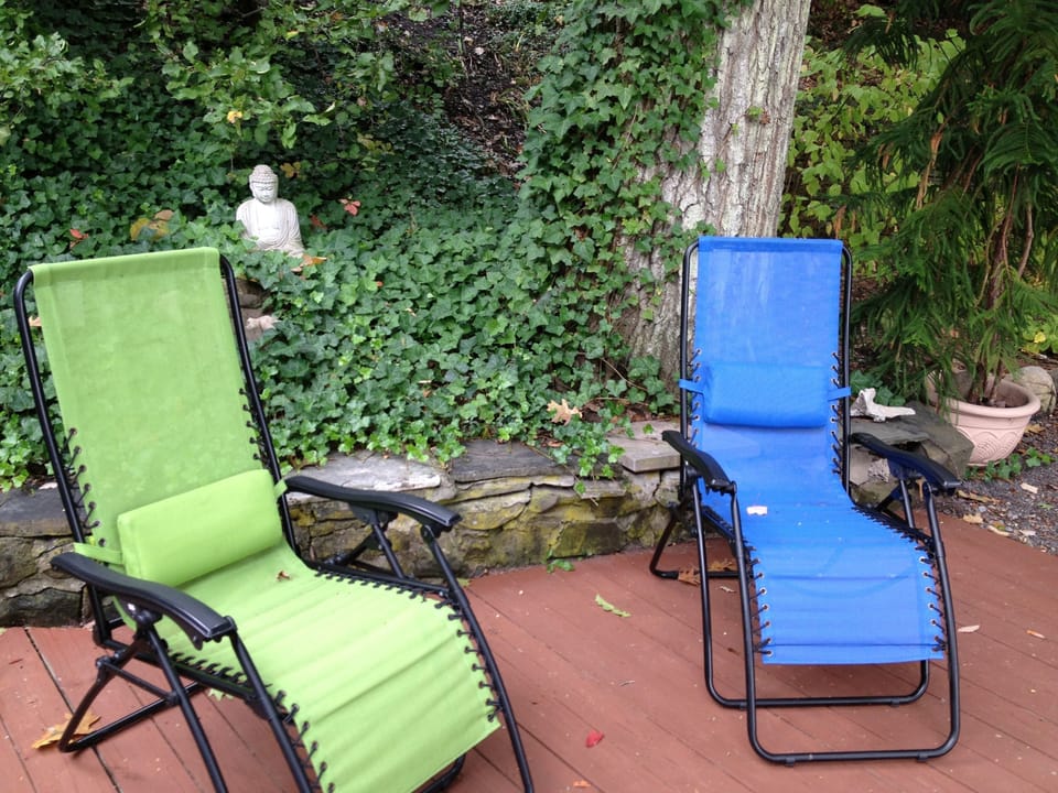 RELAX ON THE DECK