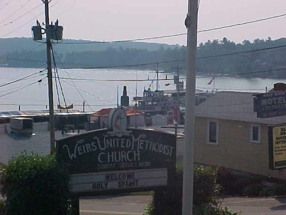 2/10ths of a mile to Boardwalk out backdoor!!