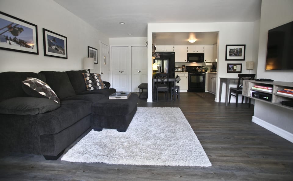 Cozy living area with new furnishings, media center & flat screen TV free cable.