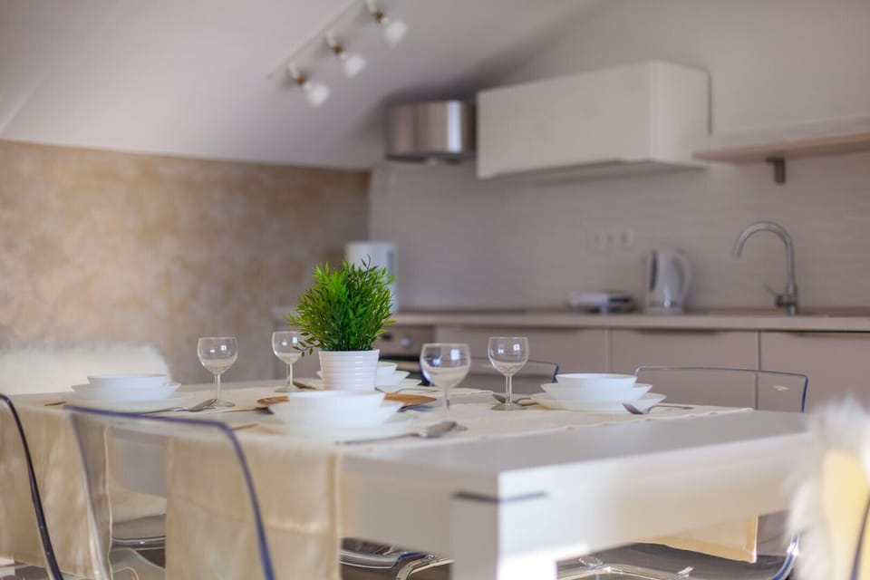 Dining room, Kitchen