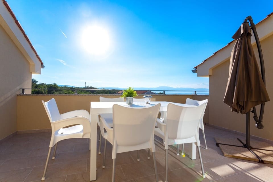 Balcony with sea view