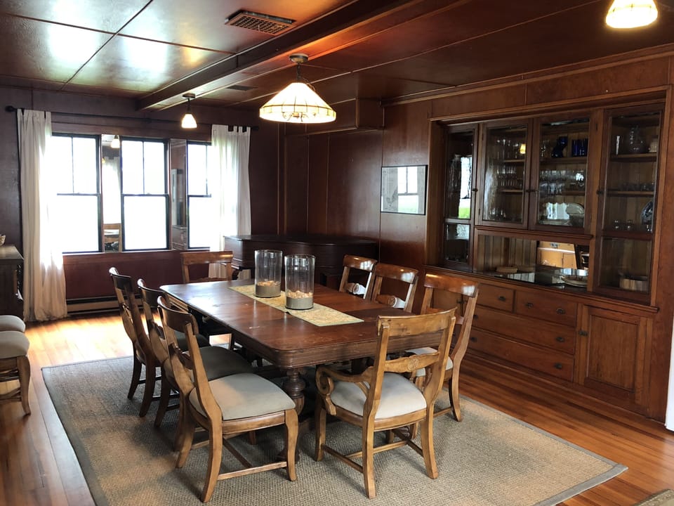 Dining room seats 10